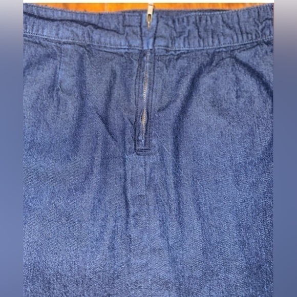 Old Navy Jean Skirt, with Back Zipper - Picture 3 of 5